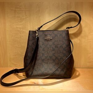 Coach Bucket Bag In Signature Canvas